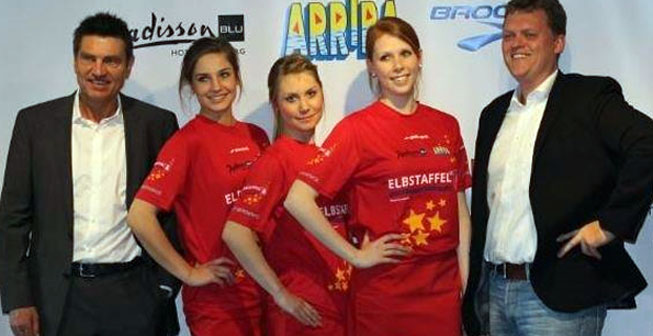 Foto Pressekonferenz und Vorstellung der Elbstaffel-Rennshirts